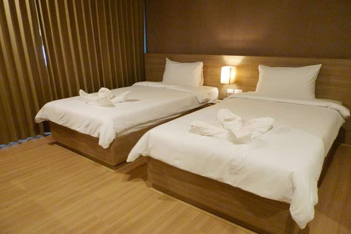 superior room, 2 single beds | minibar, in-room safe, desk, blackout curtains