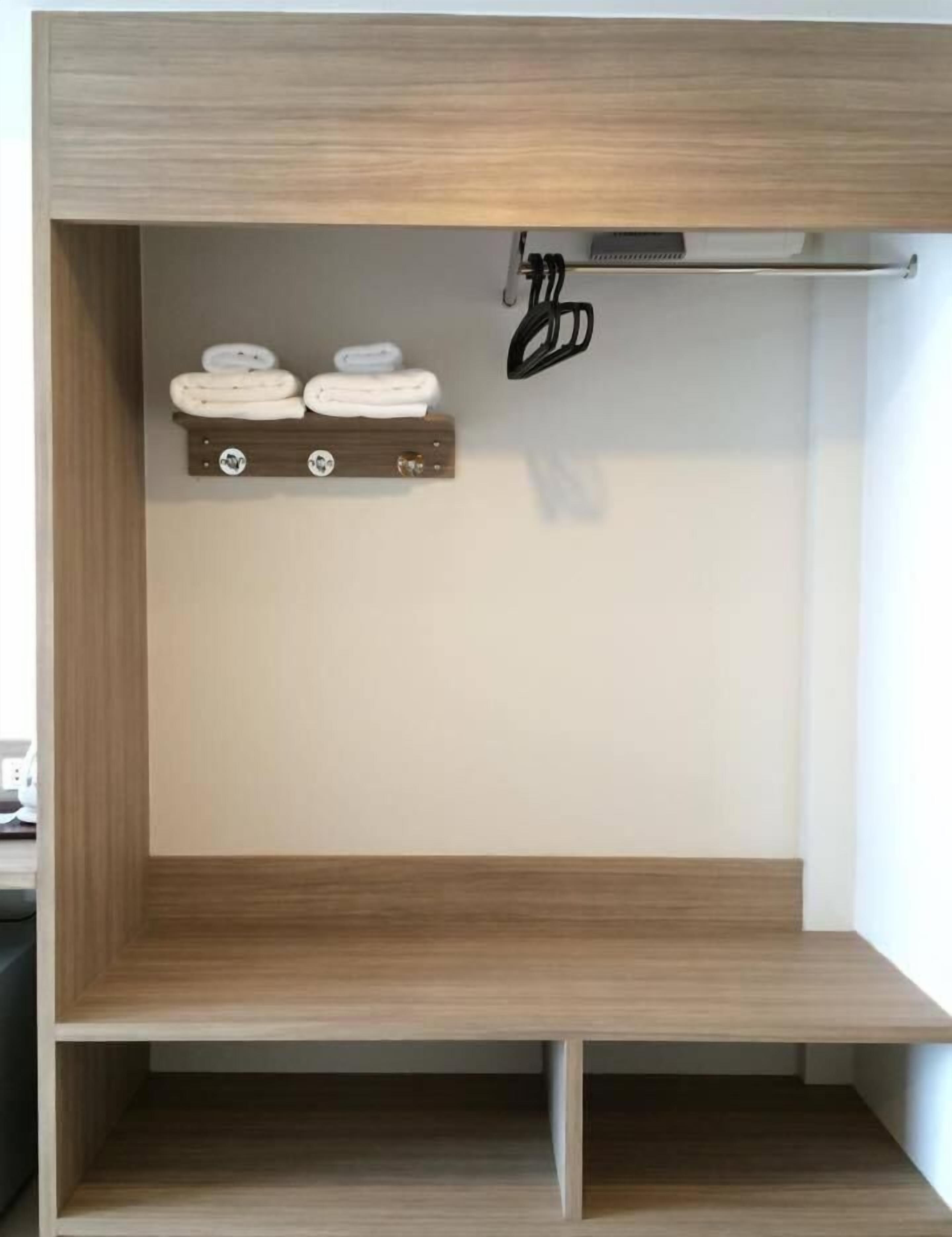 minibar, in-room safe, desk, blackout curtains