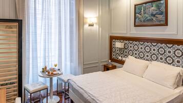 Senior Studio Suite | Egyptian cotton sheets, premium bedding, minibar, in-room safe