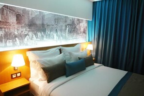 Hochwertige Bettwaren, Minibar, Zimmersafe, Schreibtisch