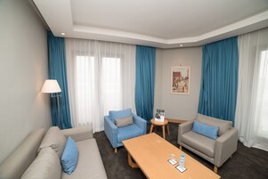 Premium bedding, minibar, in-room safe, desk