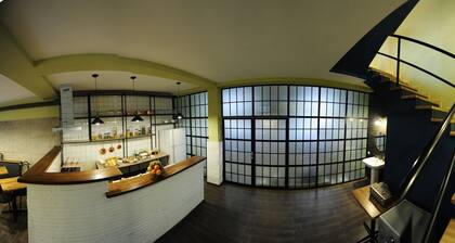 Hotel 27