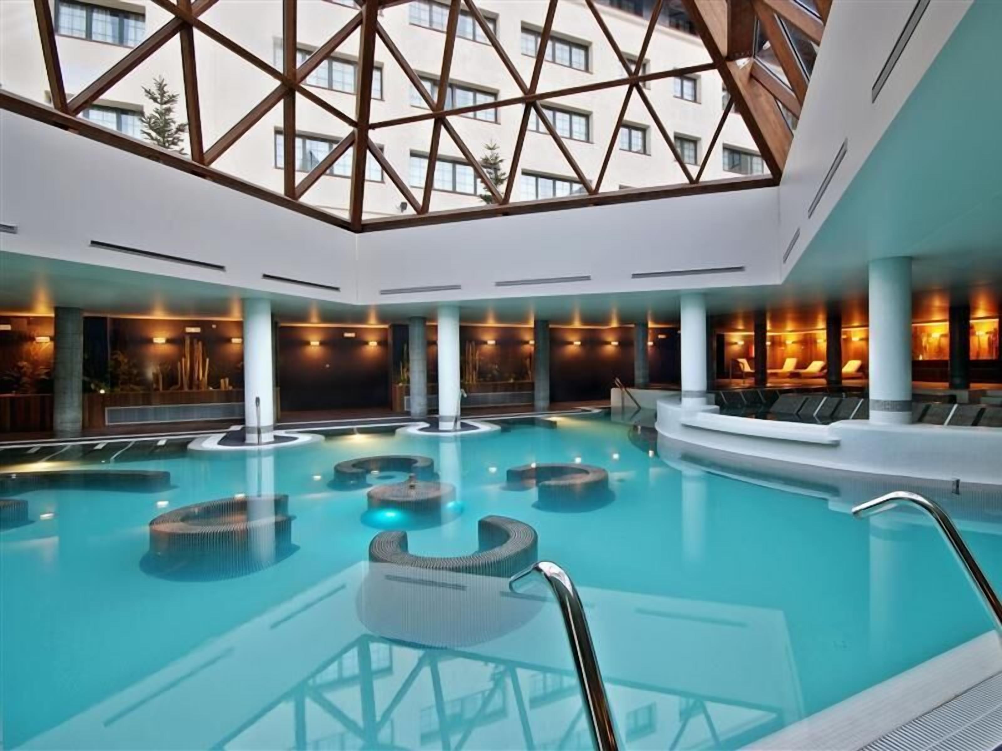 Indoor pool, outdoor pool