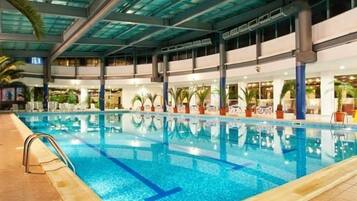 Piscine couverte, piscine extérieure