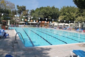 Piscina interna, piscina externa