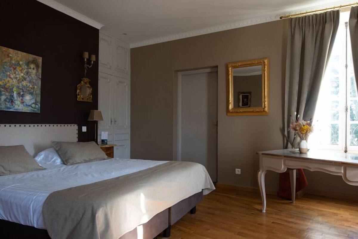 superior double room | premium bedding, individually decorated, individually furnished, desk