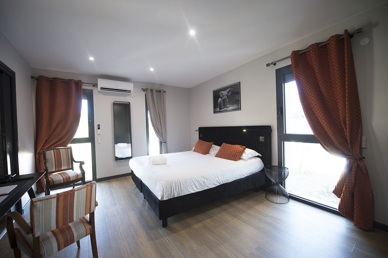 standard double room | premium bedding, individually decorated, individually furnished, desk