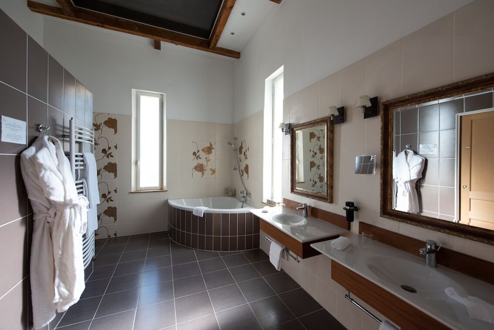 Domaine De Larchey by null