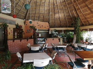 Khu ẩm thực ngoài trời