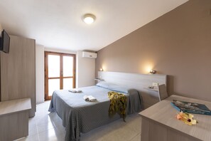 Deluxe Double Room, Sea View | Premium bedding, memory-foam beds, desk - La Fattoria sul Mare (Ricadi)