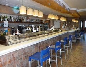 Bar (en el alojamiento)