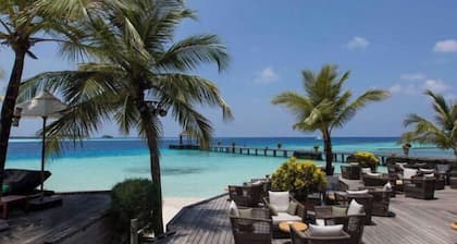 Komandoo Island Resort & Spa