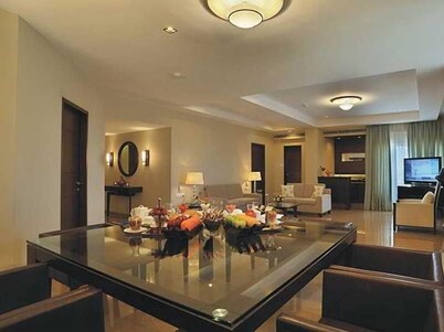 Grand Mercure Vadodara Surya Palace