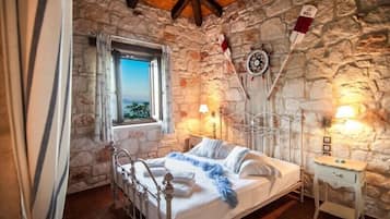 Villa | 1 bedroom, in-room safe, soundproofing, iron/ironing board