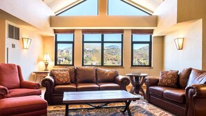 Living room - The Steamboat Grand (Steamboat Springs)