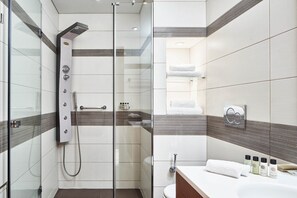 Bathroom - Bellevue On The Beach Suites (Rhodes)