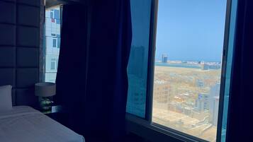 Panoraamastudiosviitti, 1 suuri parisänky, valtamerinäköala | Näkymä rannalle/valtamerelle