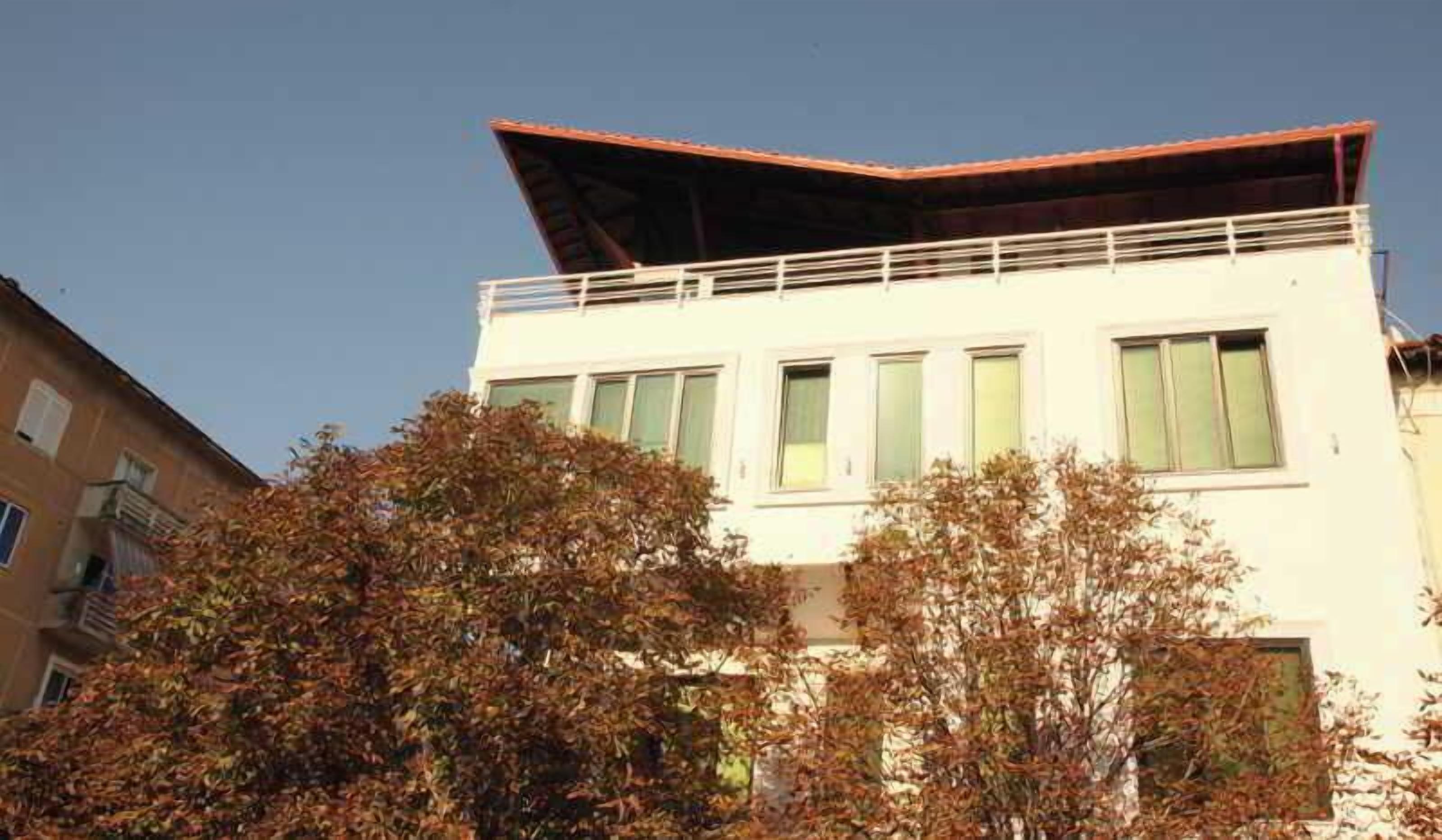 الإطلالة من المنشأة