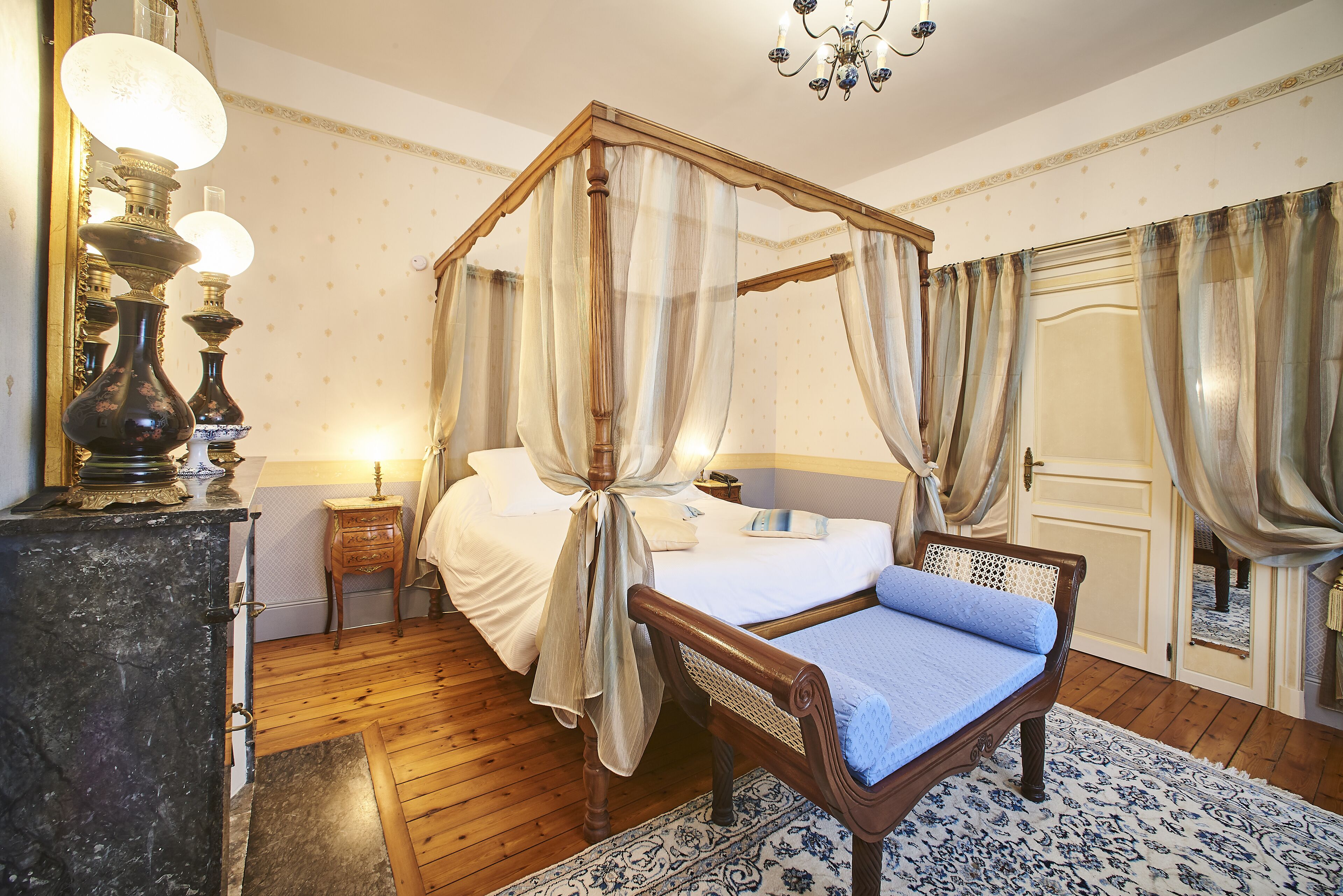 superior room | in-room safe, individually decorated, individually furnished, desk