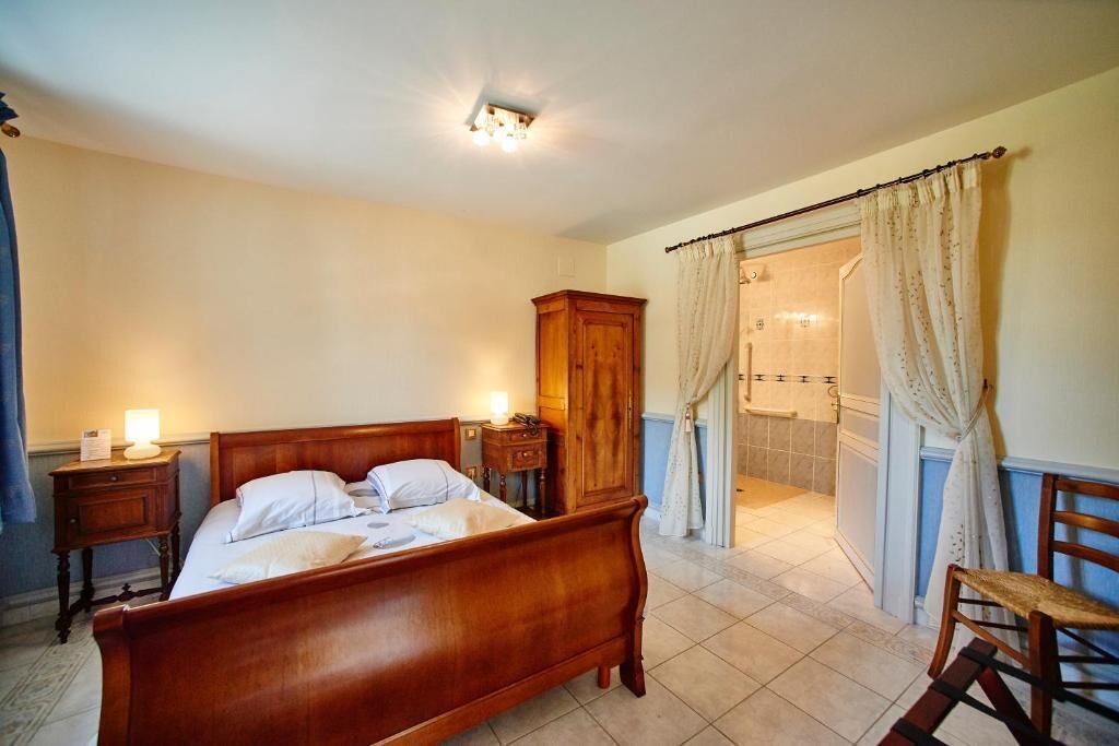 Double Room | In-room safe, blackout curtains, soundproofing, free WiFi