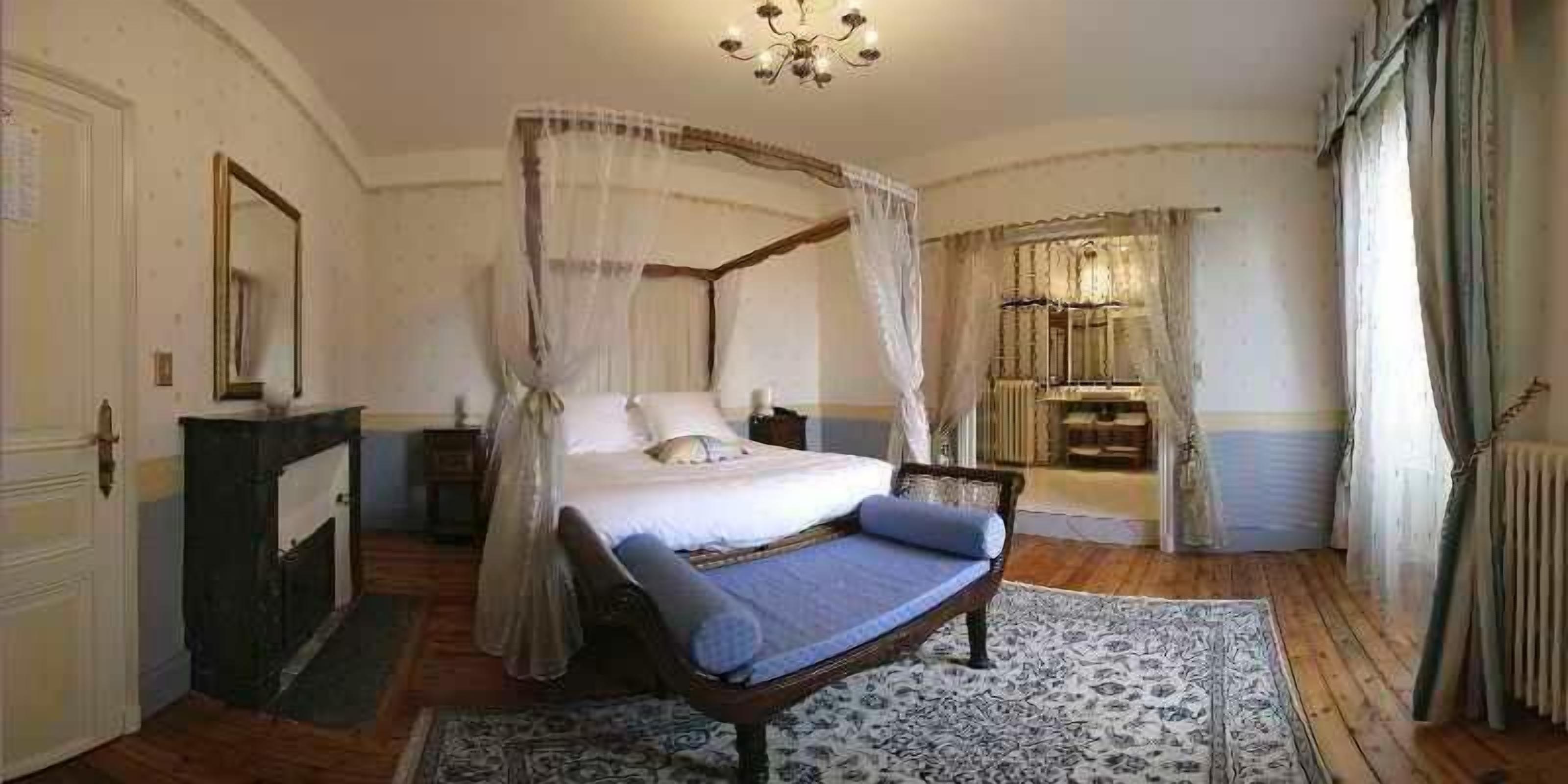 in-room safe, individually decorated, individually furnished, desk