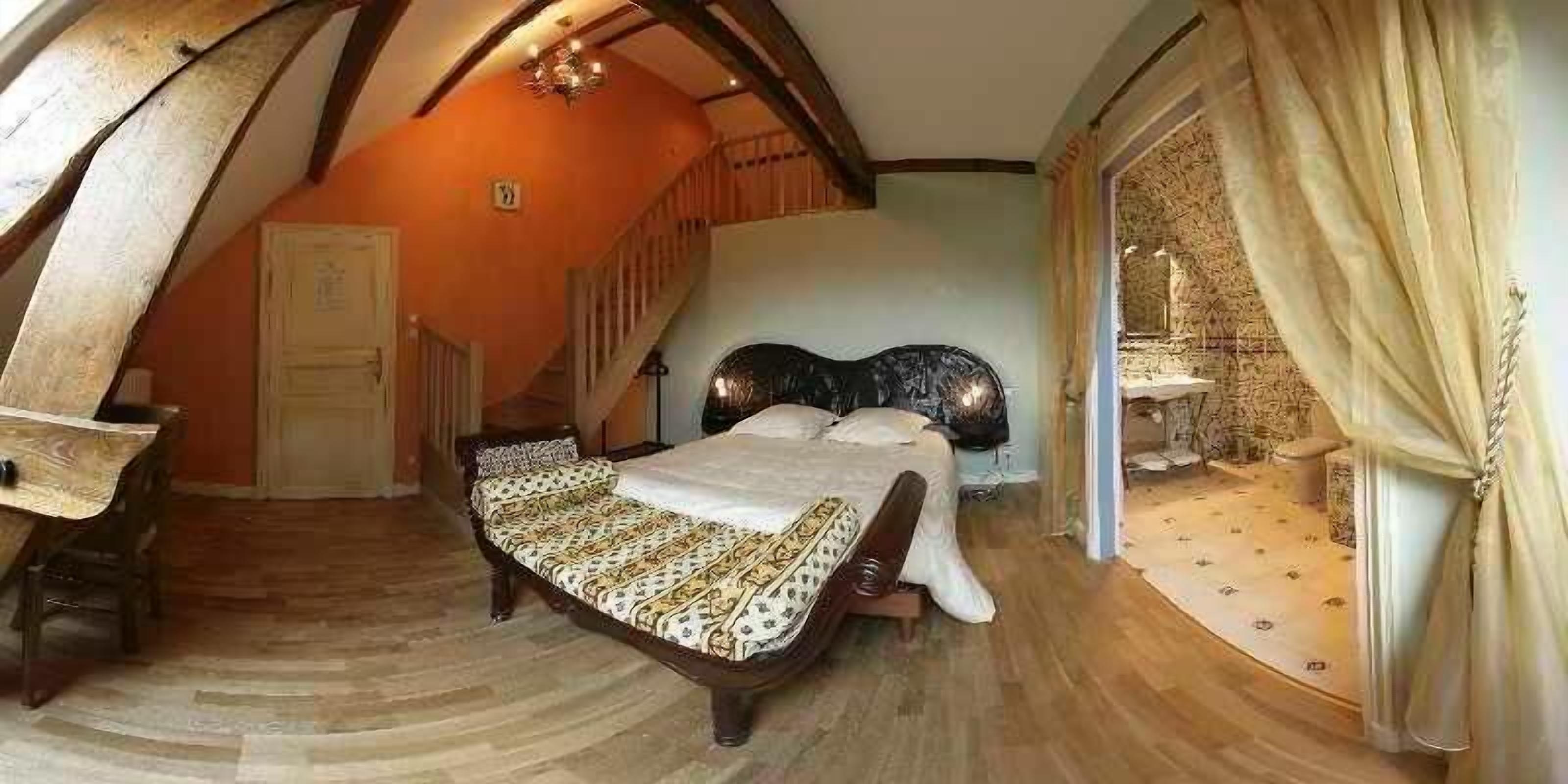 in-room safe, individually decorated, individually furnished, desk