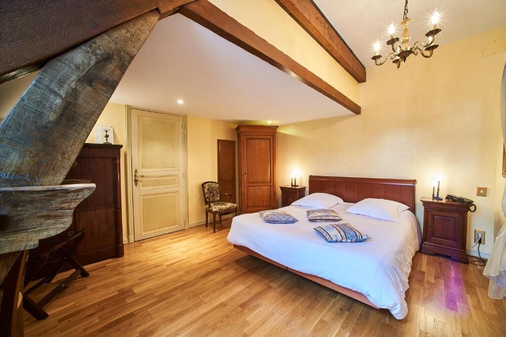 in-room safe, individually decorated, individually furnished, desk