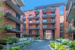 Premier Studio (   2   ) | Front of property
