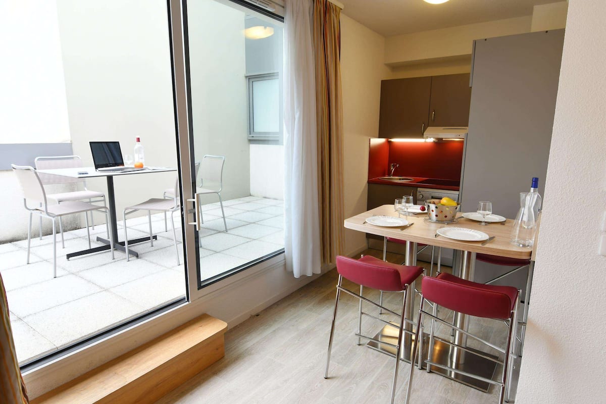 Suite, Terrace | 1 bedroom, premium bedding, blackout drapes, soundproofing