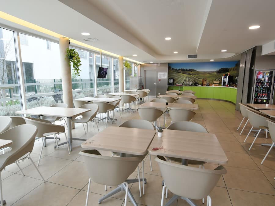 Colazione a buffet, servita tutte le mattine (14 EUR a persona)