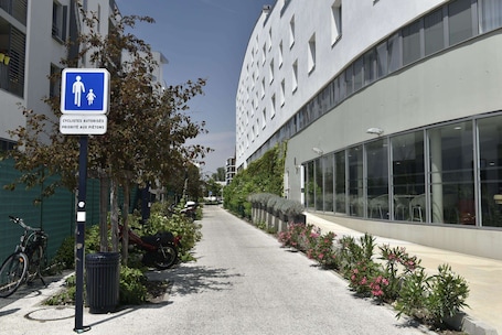 Exterior. Appart Hôtel Mer & Golf City Bordeaux - Bassins à Flot