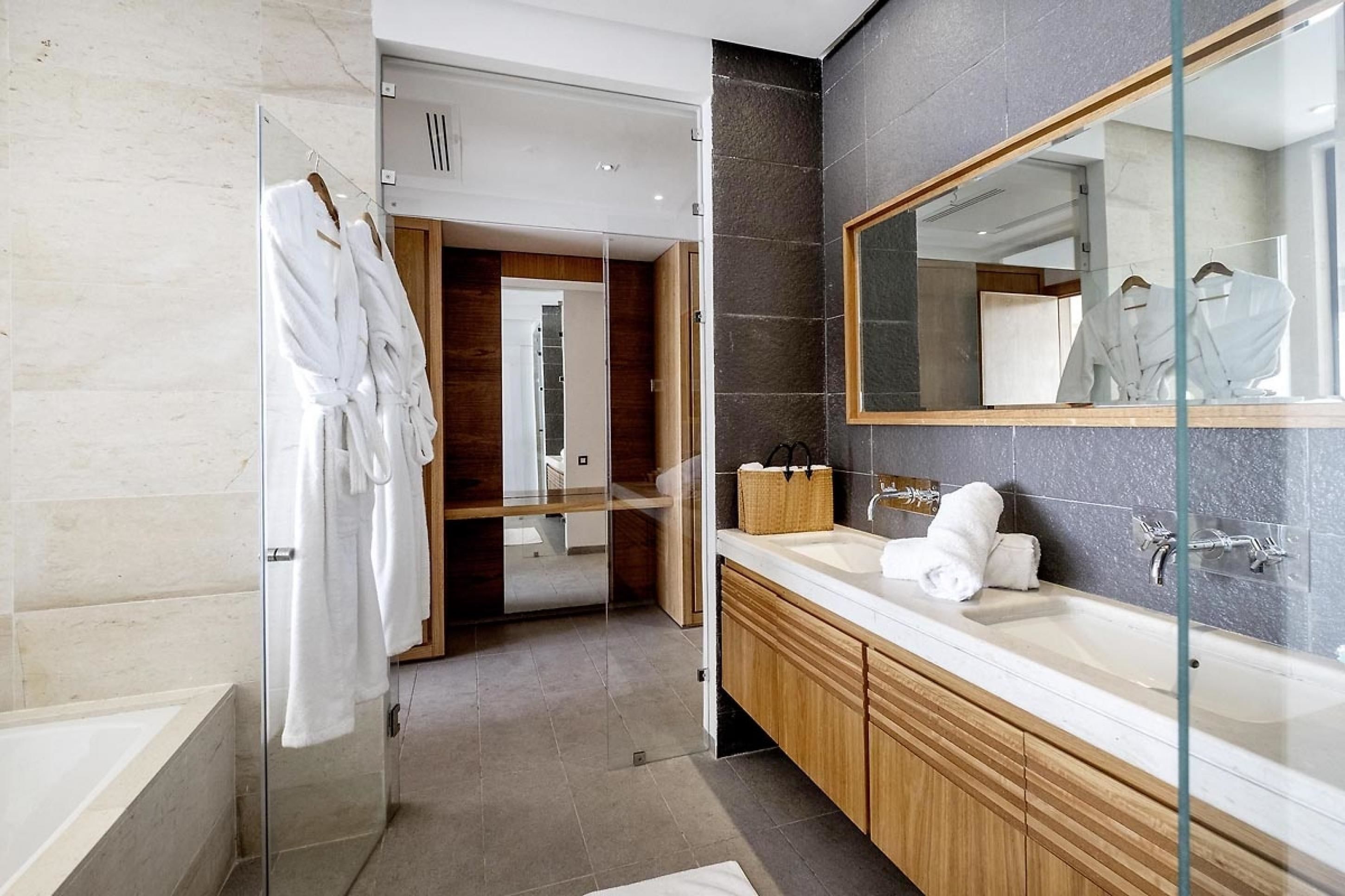 family suite, 2 bedrooms, non smoking | bathroom | combined shower/bathtub, free toiletries, hair dryer, bathrobes