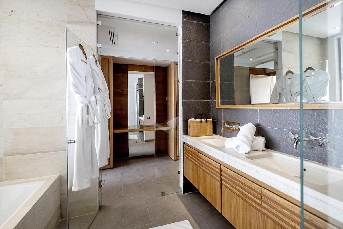 family suite, 2 bedrooms, non smoking | bathroom | combined shower/bathtub, free toiletries, hair dryer, bathrobes
