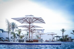 Innenpool, 2 Außenpools