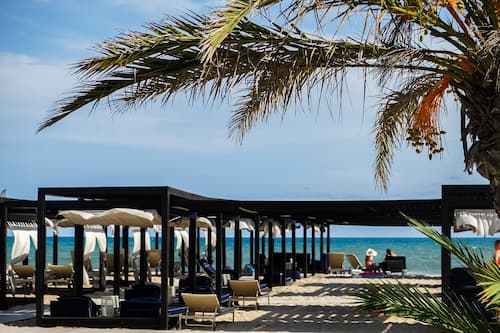 Beach bar