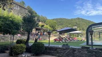 Outdoor pool, pool loungers