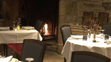 Lunch and dinner served, French cuisine