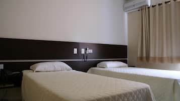 Minibar, escritorio, wifi gratis y ropa de cama