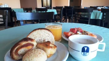 Bao gồm bữa sáng buffet hàng ngày