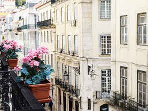 Terrace/patio - Chiado Dream Apartments (Lisbon)