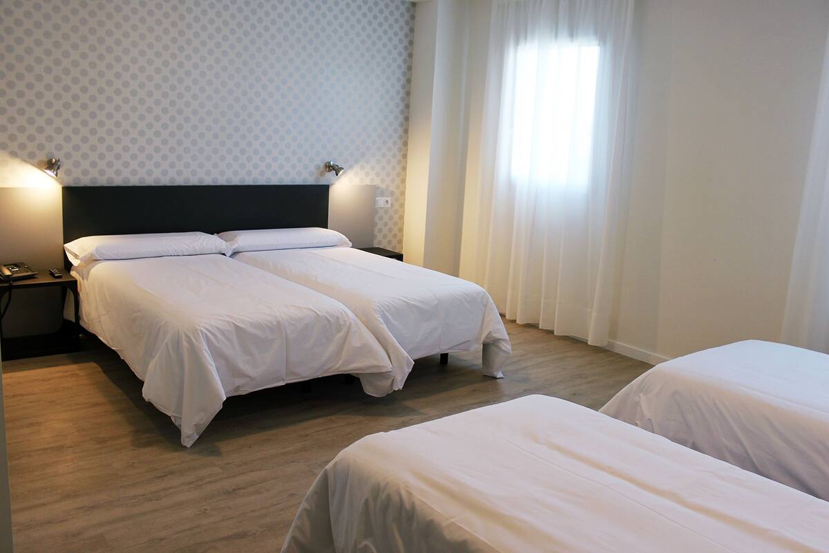 Soundproofing, free WiFi, bed sheets