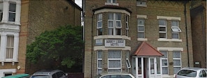 Front of property - Abbey Lodge (London)