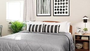 Room - InTown Suites Extended Stay Houston TX - West Oaks (Houston)