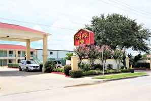 Front of property - Palace Inn - Antoine (Houston)