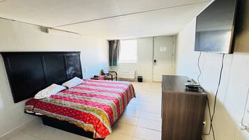 Standard Room, 1 King Bed, Smoking