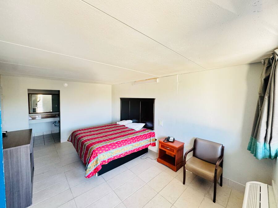 Habitación estándar, 1 cama King size, para fumadores | Escritorio, insonorización y wifi gratis