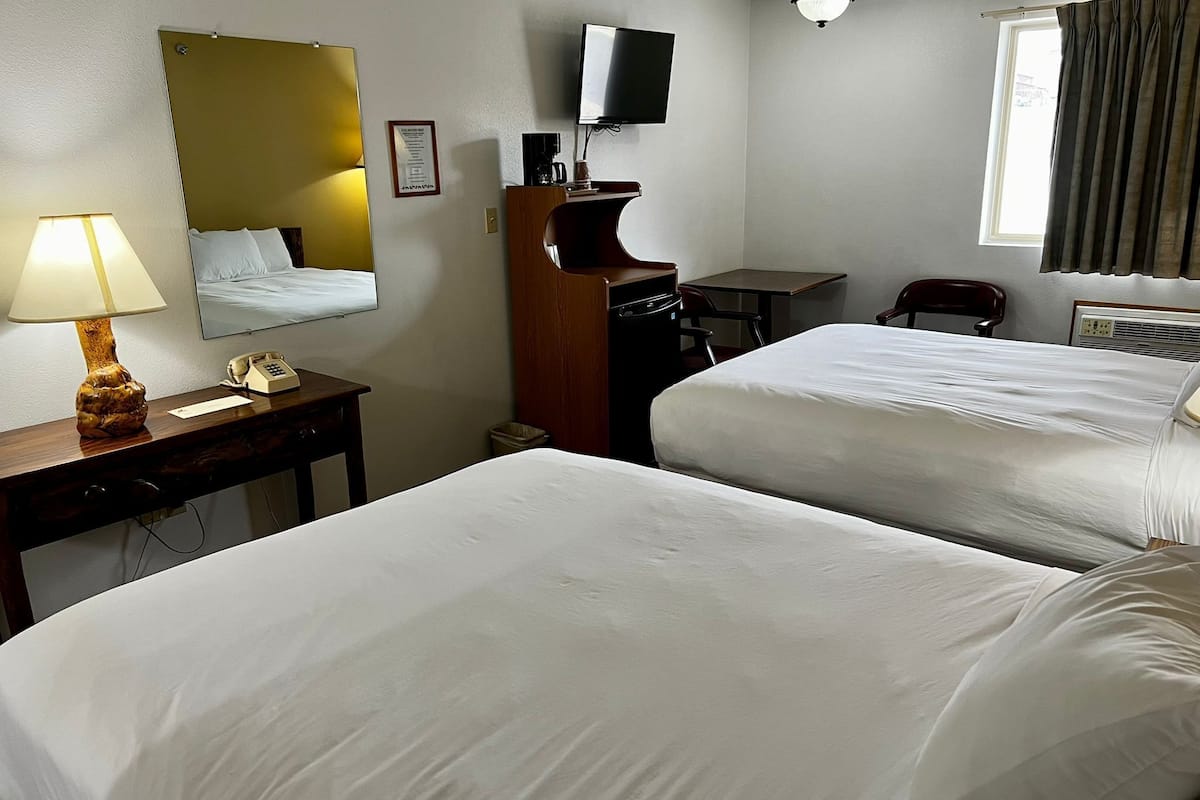 premium bedding, desk, free wifi, bed sheets