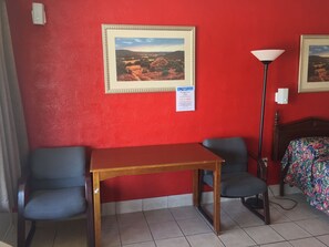 Deluxe Room, 1 King Bed, Non Smoking, Refrigerator & Microwave | Desk, free WiFi, bed sheets - Budget Inn (Austin)