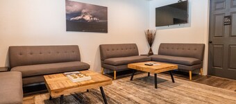 The Junction Hotel and Hostel