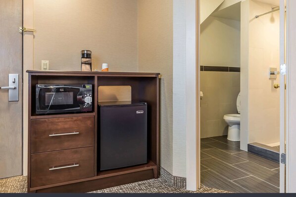 Desk, free WiFi, bed sheets, alarm clocks - Rodeway Inn Chicago - Evanston (Chicago)